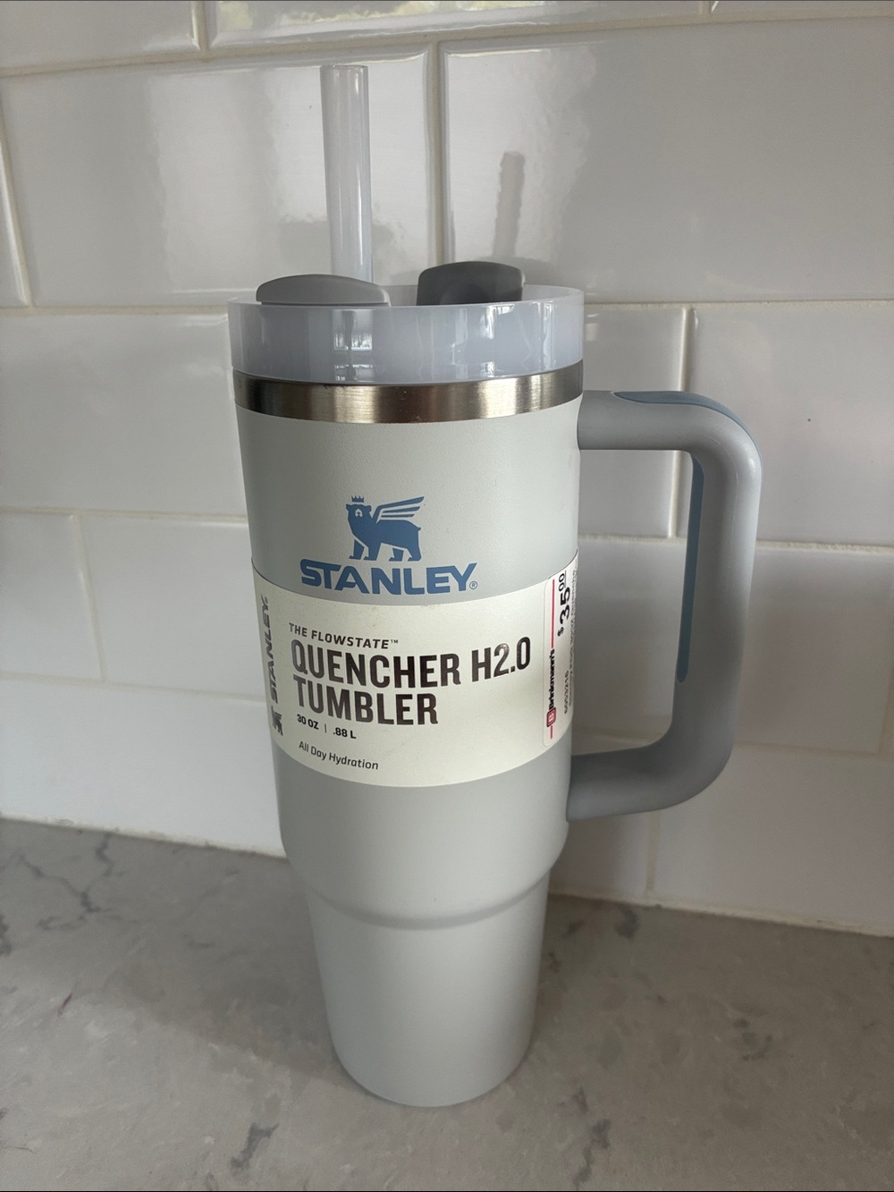 Stanley Quencher H2.0 Tumbler in Light Gray with Handle - Picture 1 of 1
